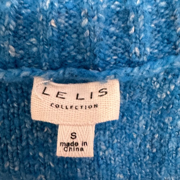 Blue Sweater - Picture 4 of 5